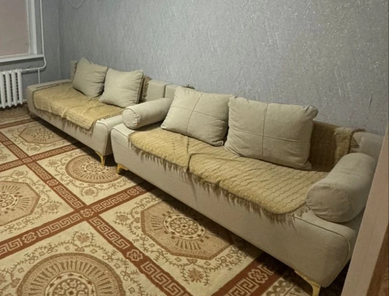 Продаю два дивана, в хорошем состоянии с раскладным механизмом )