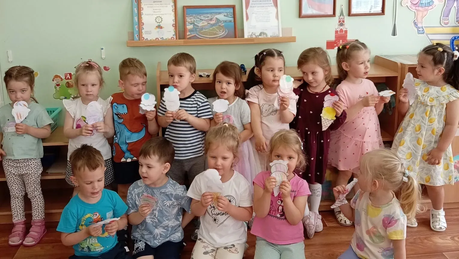 🍦 10 июня — Всемирный день мороженого! 🎉

Это самый сладкий и весёлый праздник в году. 

🍧 А малы