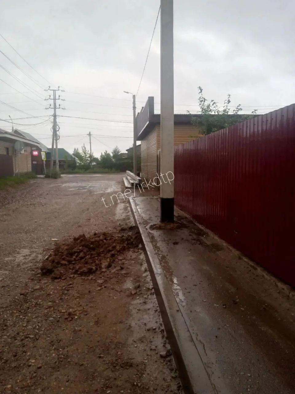 Здравствуйте. Деревня Грановщина, 2Грановский проезд, сегодня установили столбы!🤣

@irkdtp