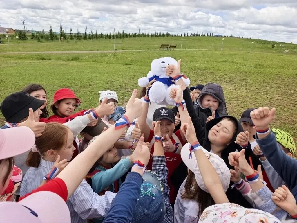 В преддверии Дня России наши юные пловцы отправились в поход! 🌳☀️Ребята с учебно‑тренировочного сбо