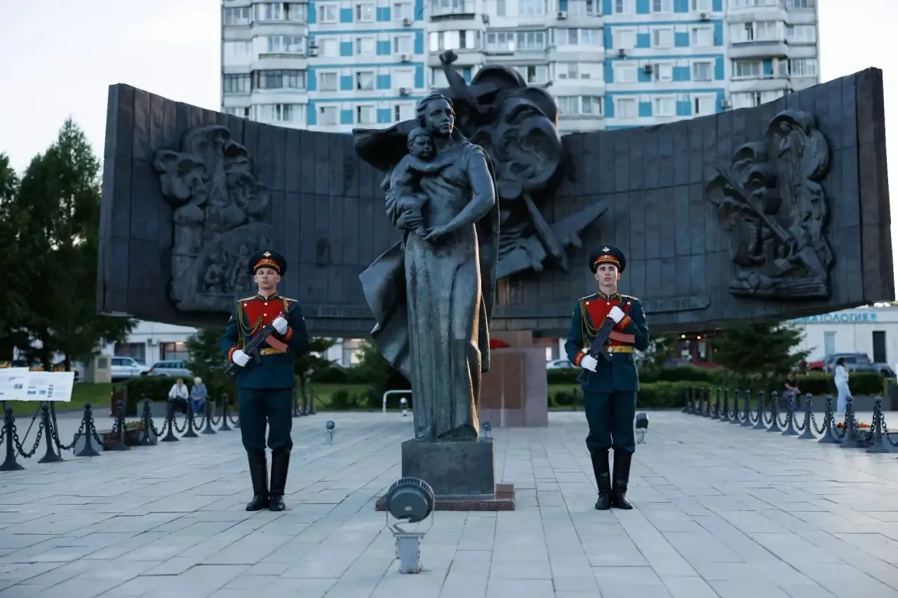 Патриотическая акция «Свеча памяти» прошла в Крылатском