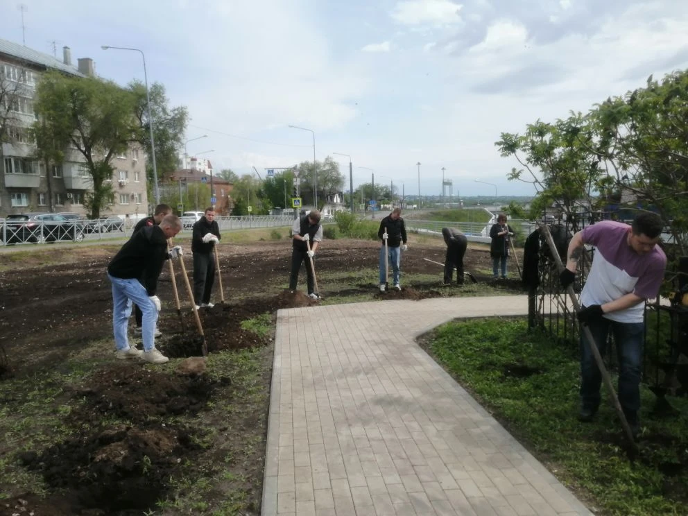 Эколого-патриотическая акция на Хлебной площади: Вместе делаем город красивее!
