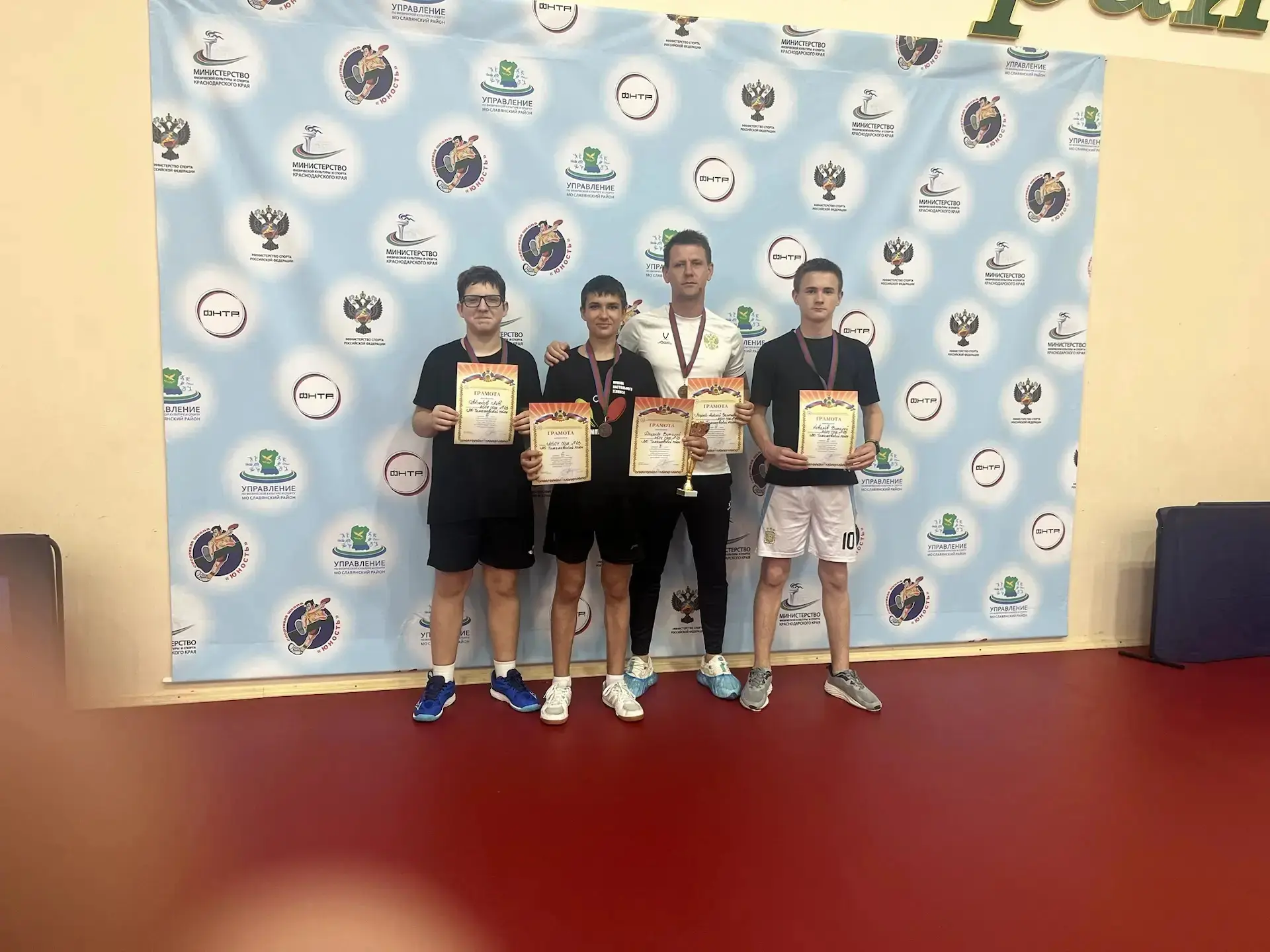 🥉 Бронза Всекубанской спартакиады: наши теннисисты — лучшие среди сильнейших!  Поздравляем команду м
