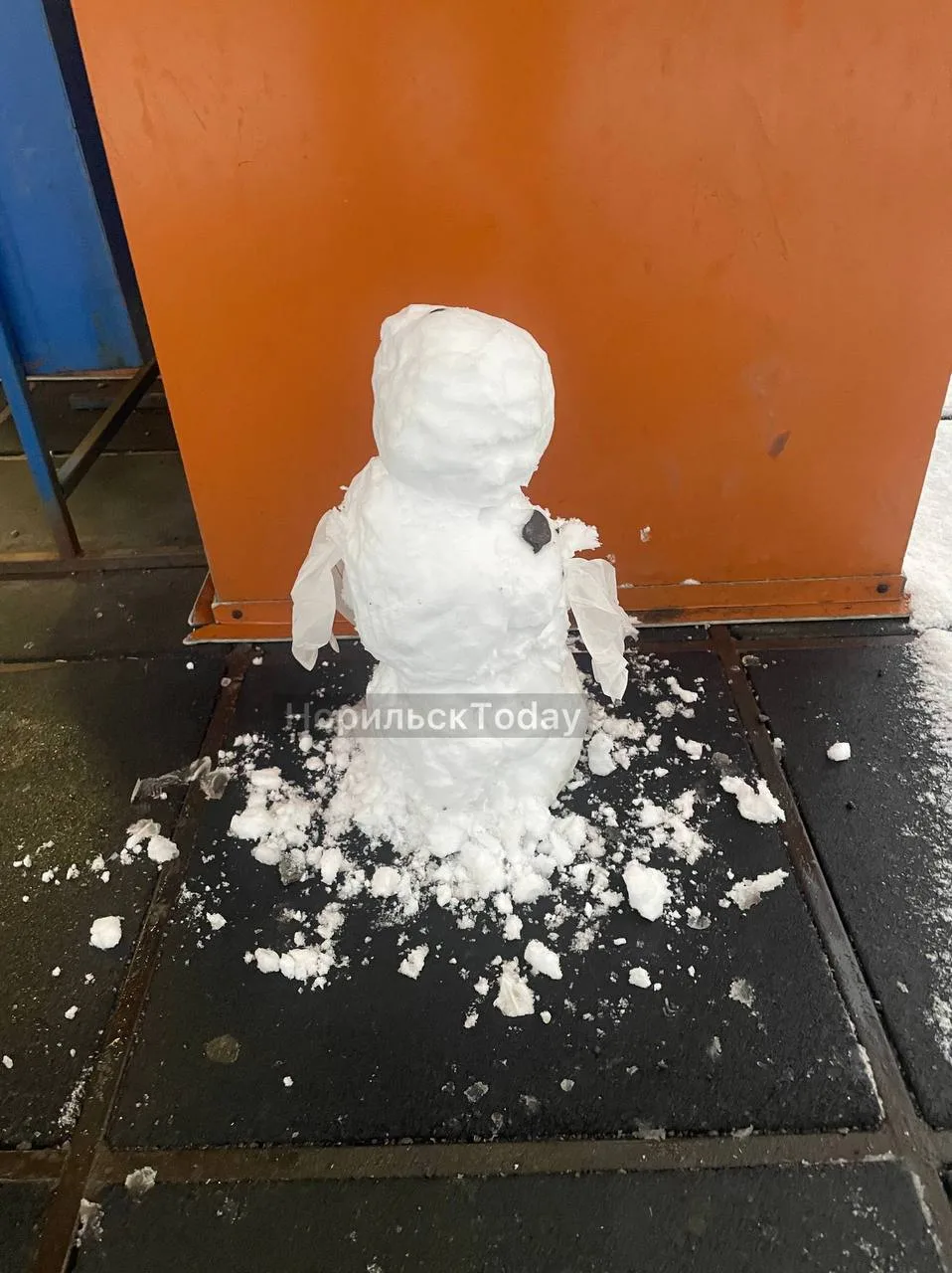 ☃️Подписчик делится фото первого снеговика! А вы уже лепили в этом году?