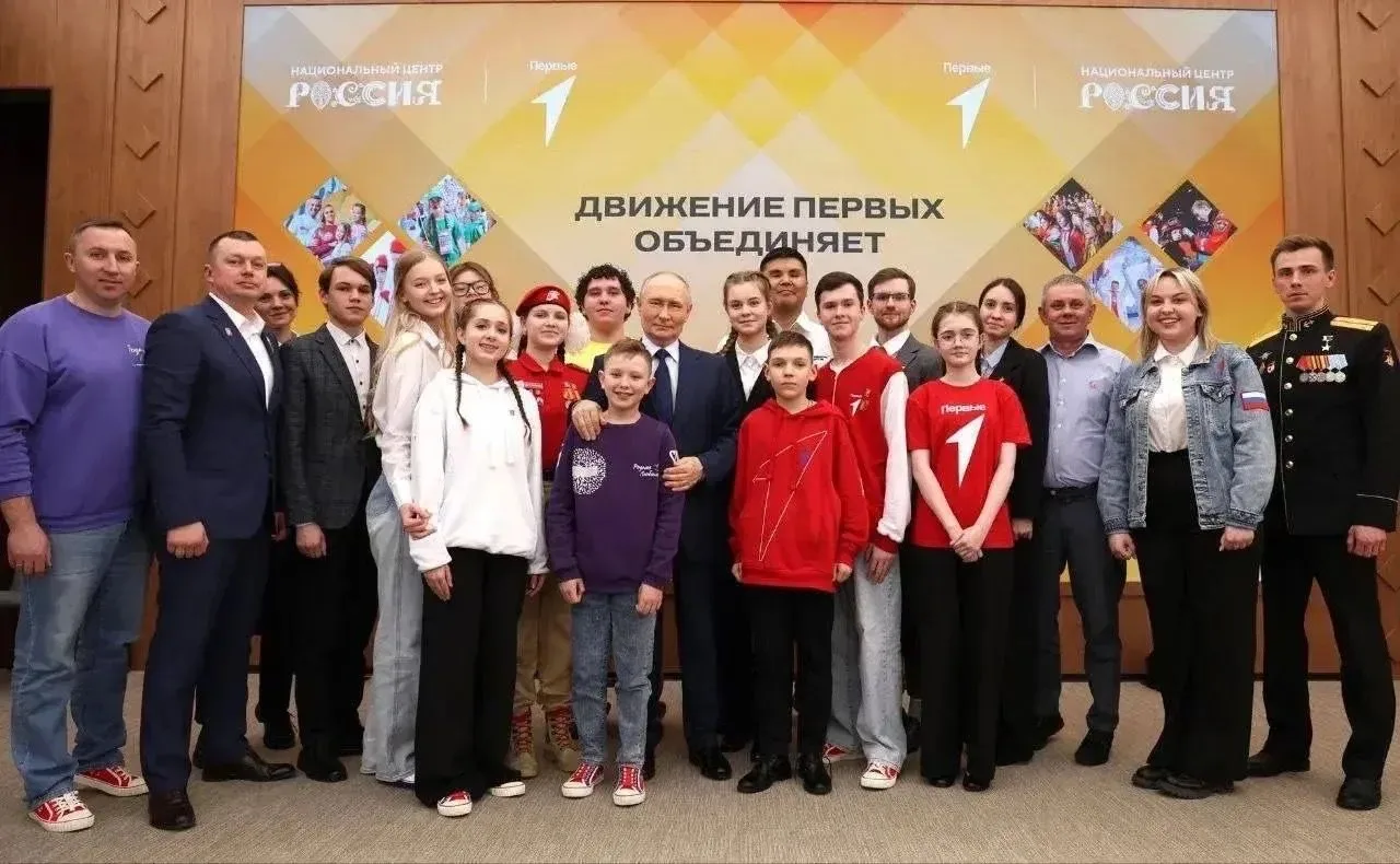 Сегодня день рождения у Президента России, Председателя Наблюдательного совета Движения...