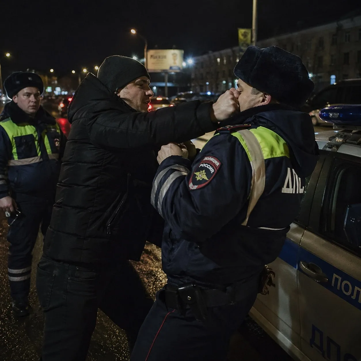 ⚡️ Погоня закончилась дракой: липчанин пойдёт под суд за нападение на инспектора ДПС  В Липецке пере