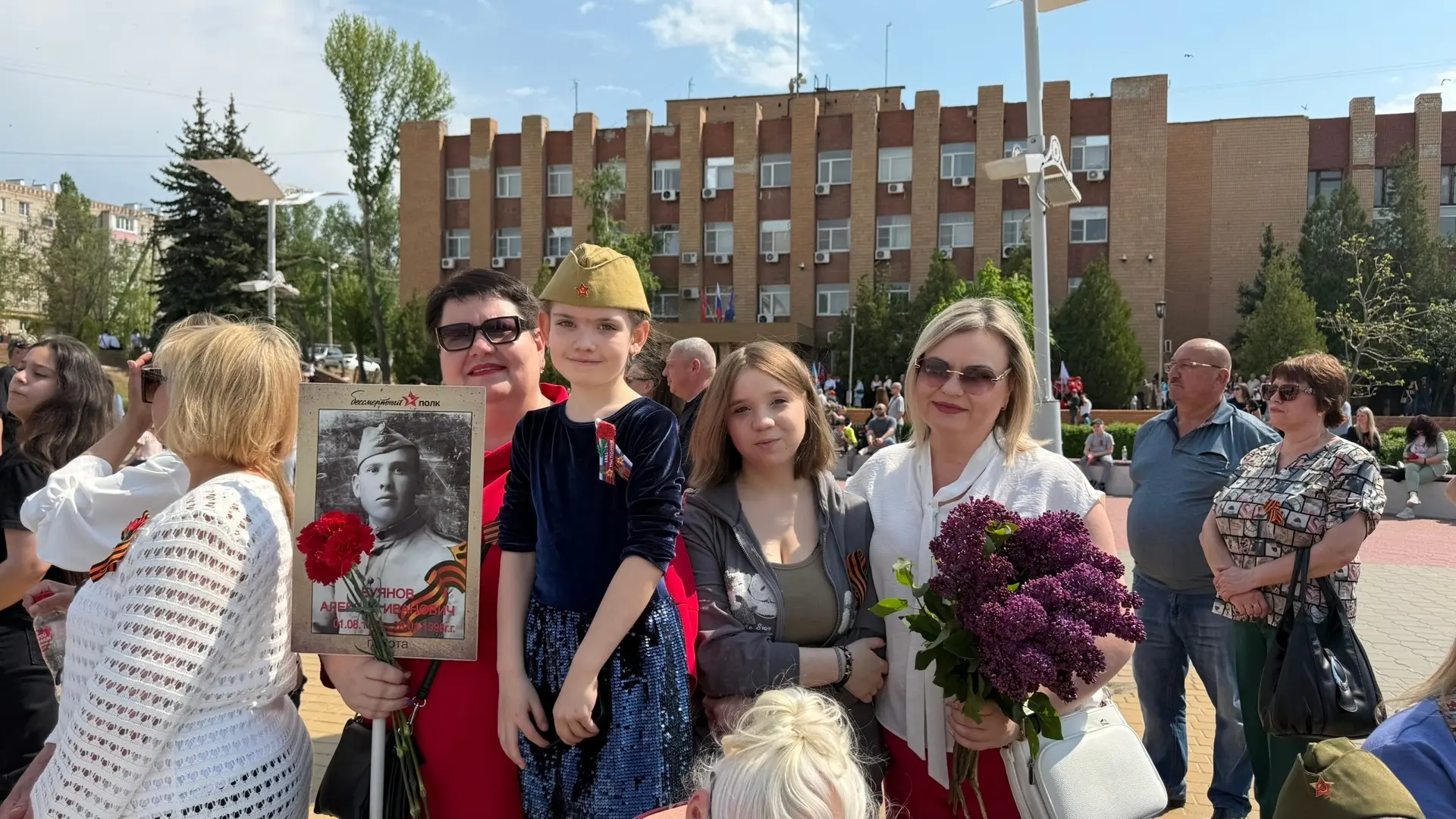 🎖️ 9 мая на площади 40 лет Сталинградской битвы прошел митинг, посвященный 81-й годовщине Победы в В