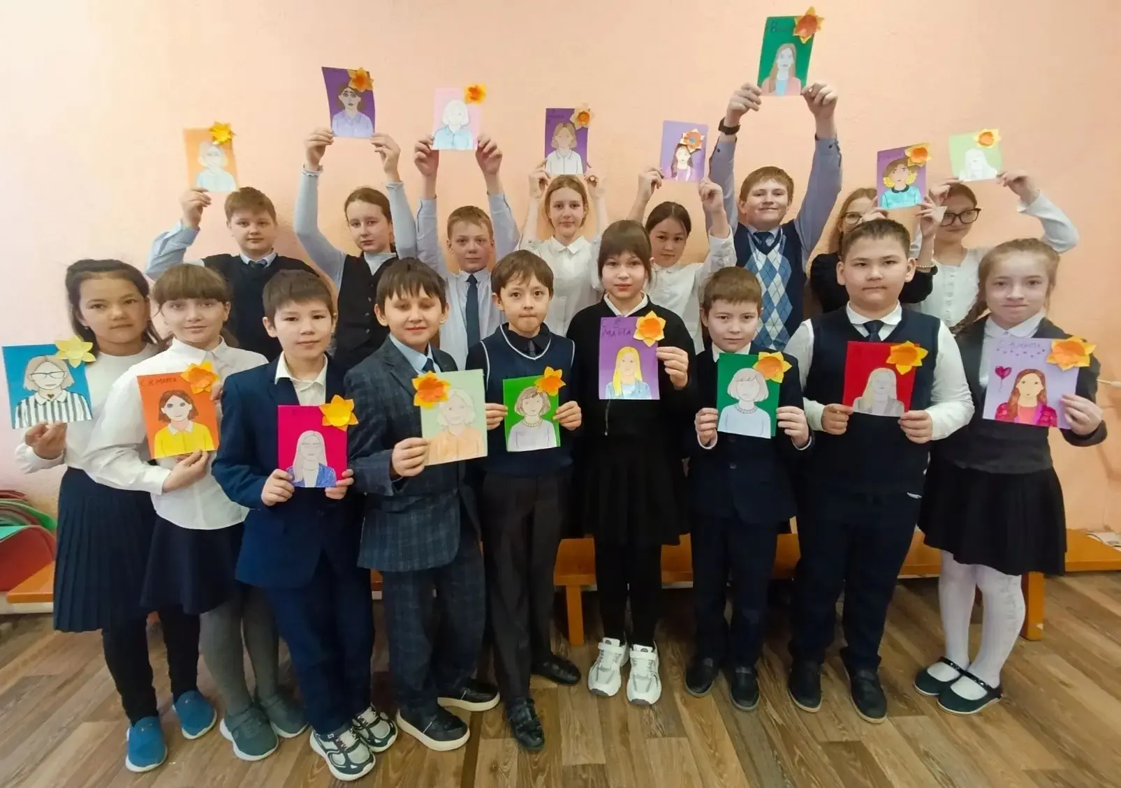 💐 8 марта- Международный женский день.  🇷🇺🌷В современной России Международный женский день остается 
