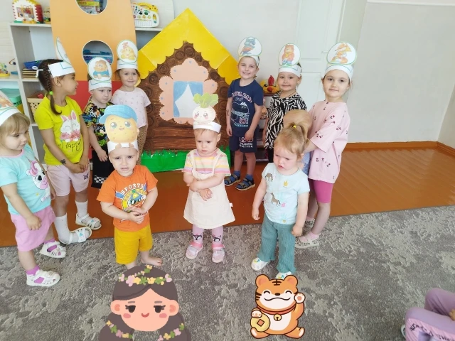 В нашем детском саду произошло настоящее чудо: старшие дошкольники подарили малышам нез...