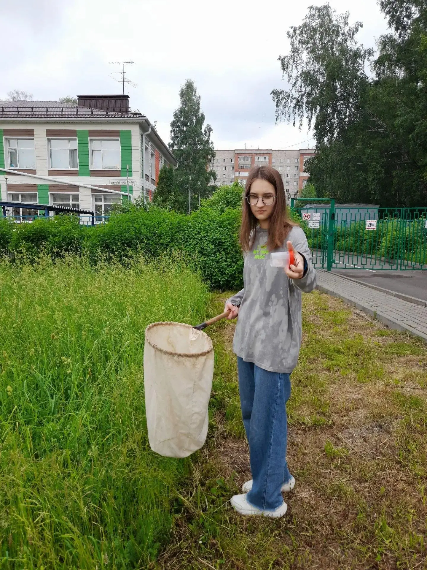 Каникулы... но те, кто увлечен наукой, используют отсутствие уроков для того, чтобы расширить и углу