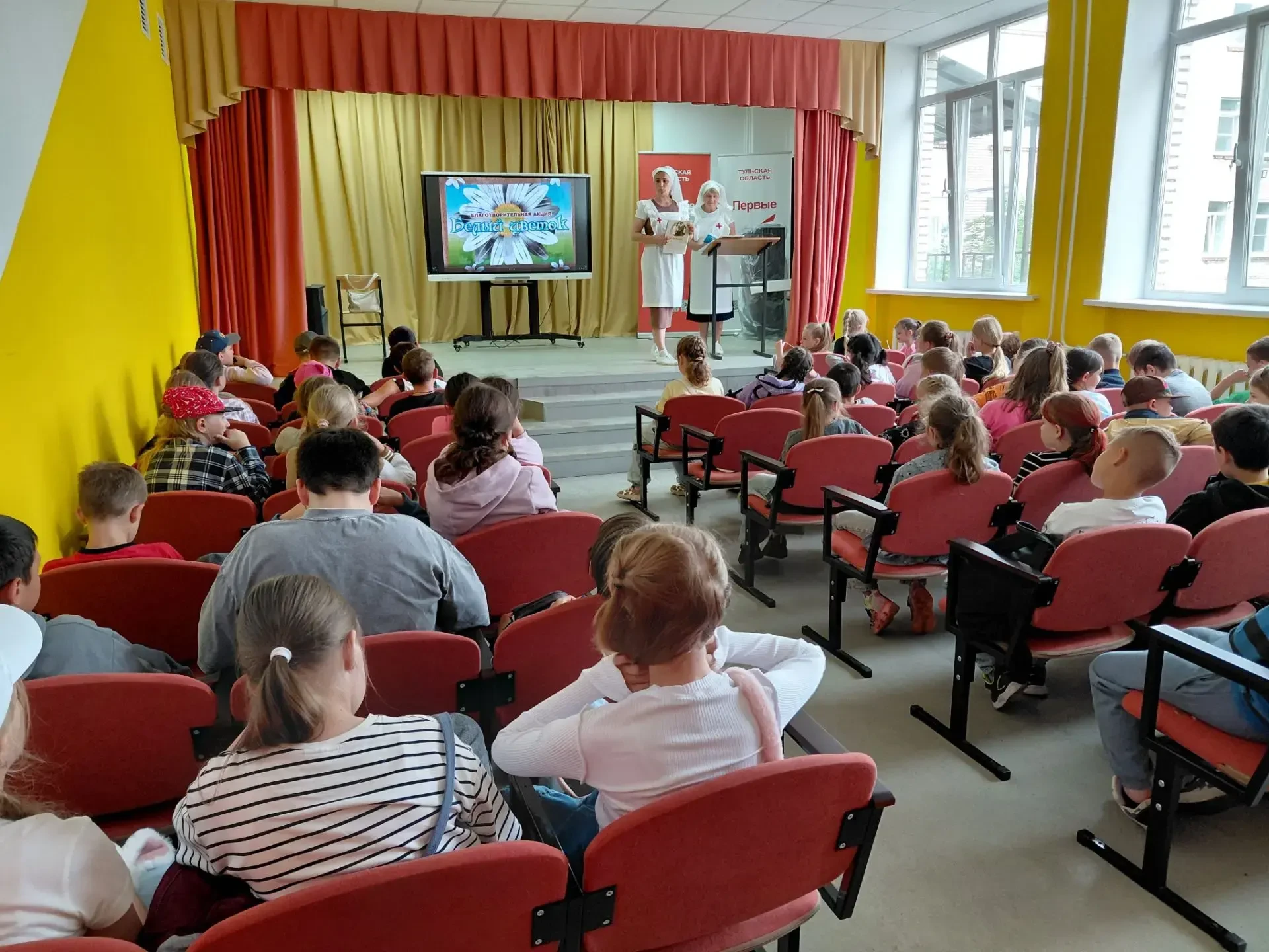 В пришкольном лагере Непоседы прошли "Уроки Добра", приуроченные к благотворительной акции "Белый цв