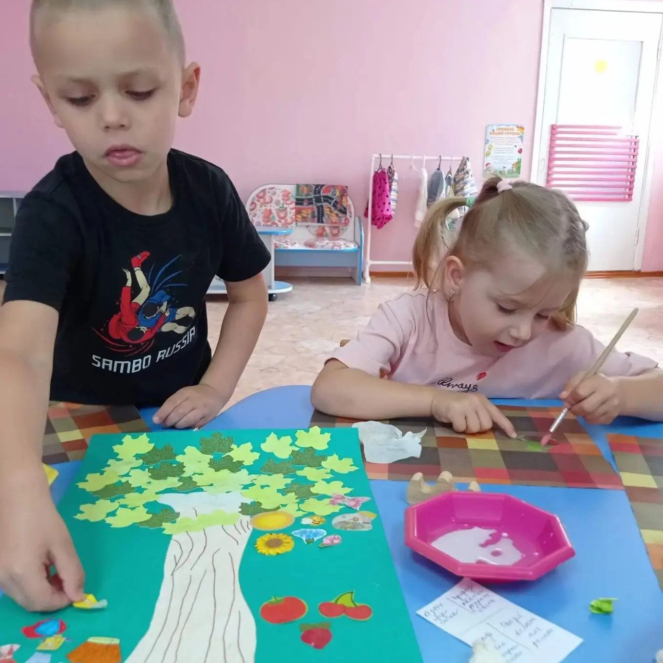 🌞 Лето в нашей группе «Солнечный круг» — это маленькая жизнь, наполненная смехом, откр...