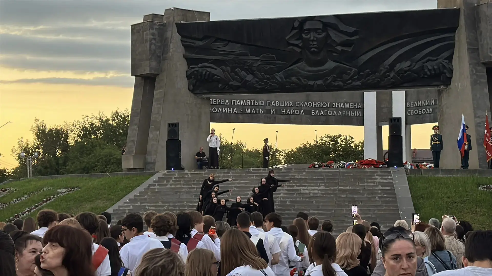 ПАМЯТЬ ПОКОЛЕНИЙ 🔥🎗️

🕯️🤲
Сегодня выпускники 9 и 11 классов нашей школы присоединились к акции «