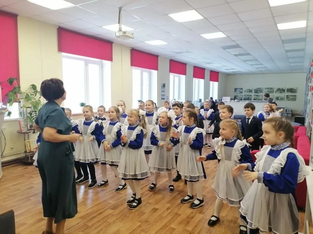 В народе говорят: «Азбука – ступенька к мудрости».  ✅ Ученики 1В класса преодолели свою первую, очен