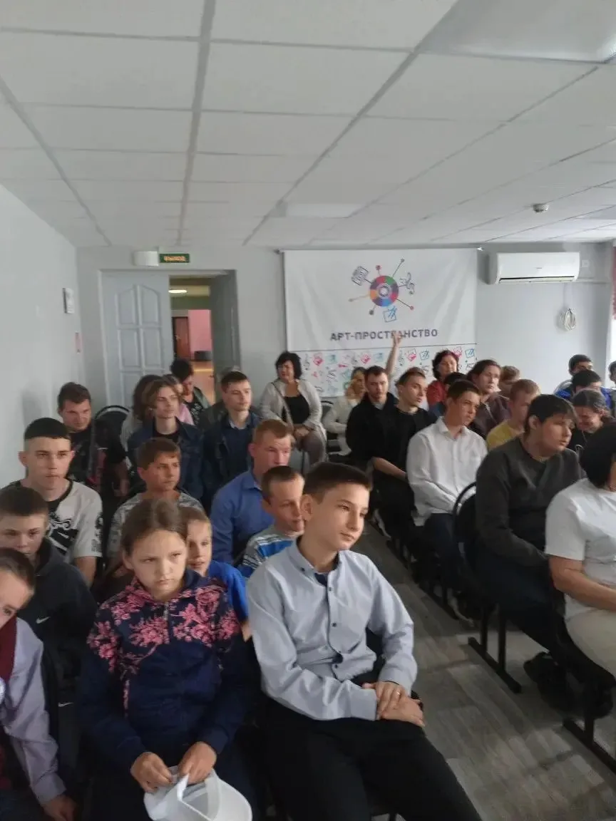 Вчера в нашей школе состоялась встреча обучающихся с сотрудниками ОГИБДД МО МВД России ...