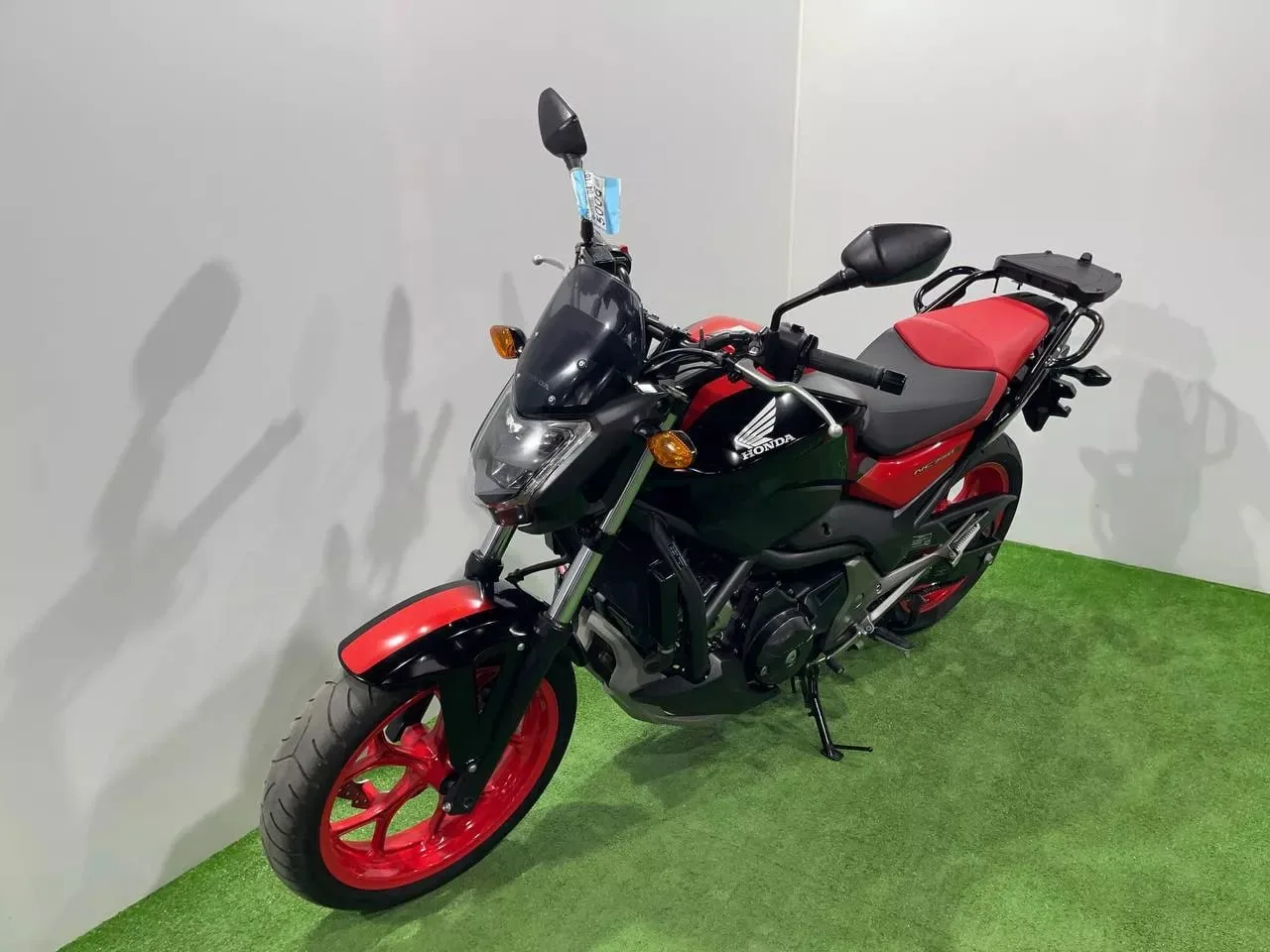 HONDA NC750S в наличии во Владивостоке  Характеристики:  - 2017 год - объем 750 см3 - Аукцион BDS - 