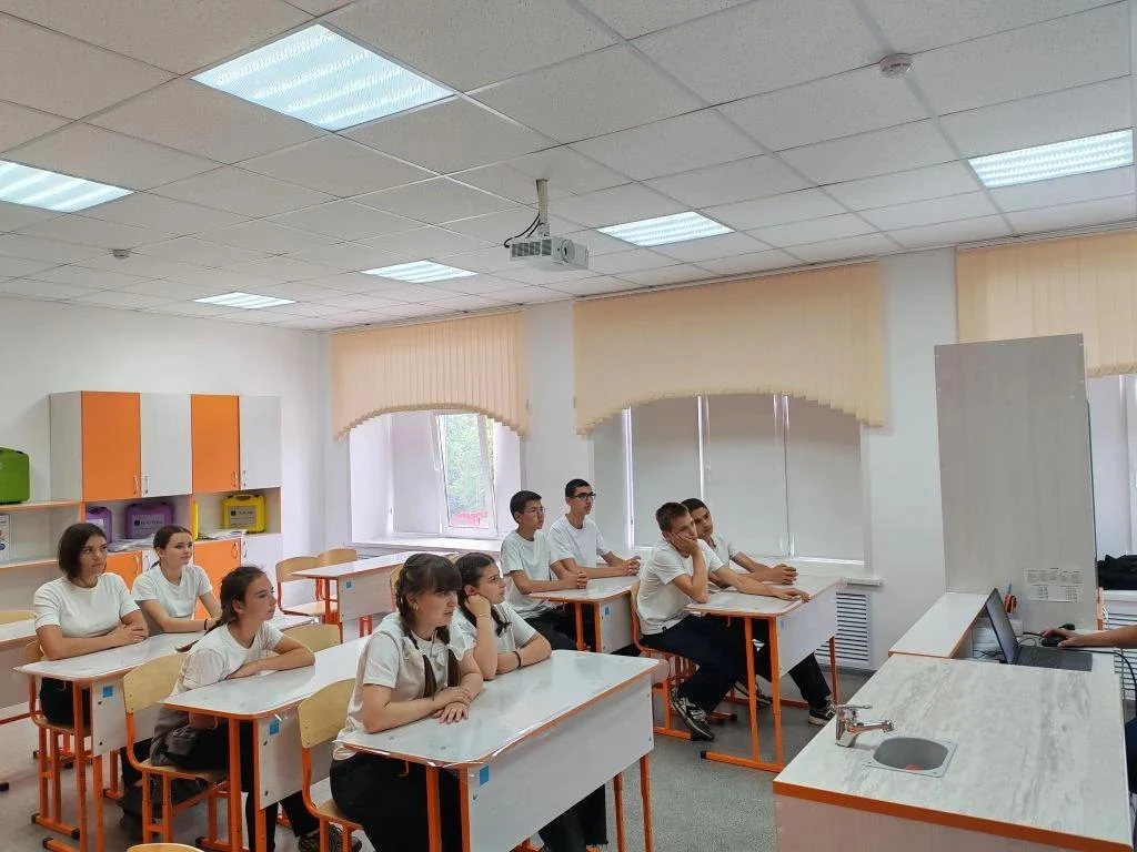 Одной из причин правонарушений несовершеннолетних и правонарушений, совершаемых в отношении них, выс