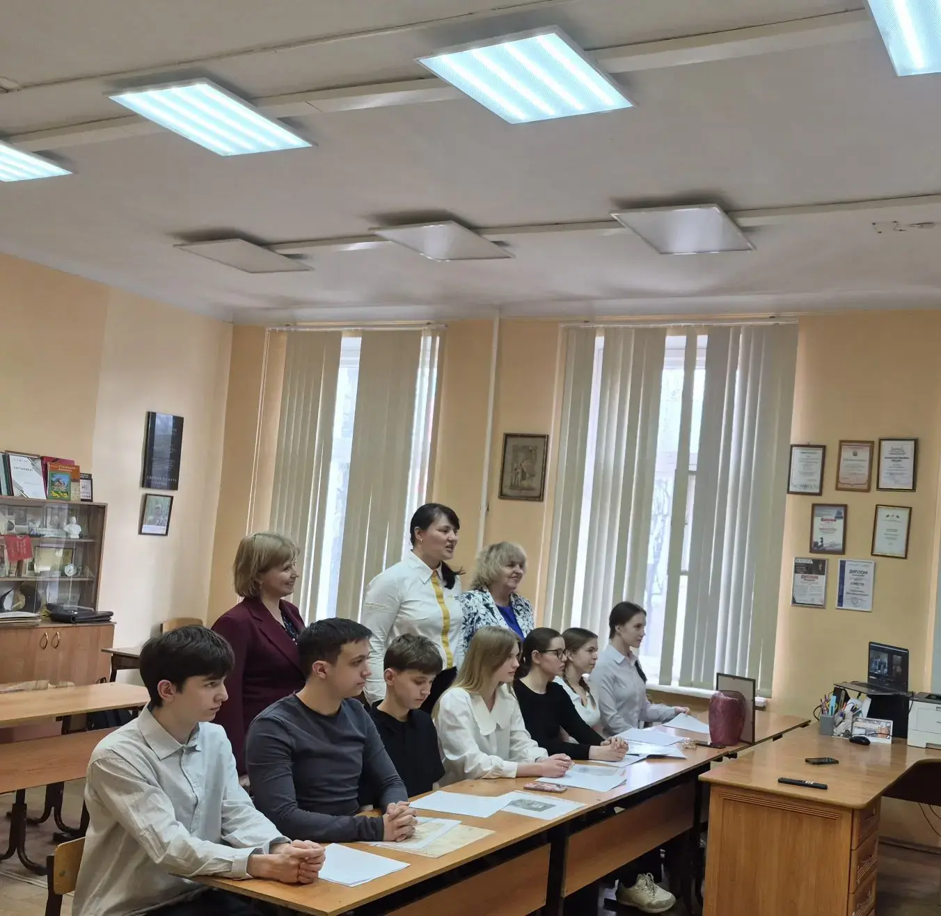 Сегодня произошло важное и трогательное событие. Телемост соединил поисковый отряд «Бюро находок» с 