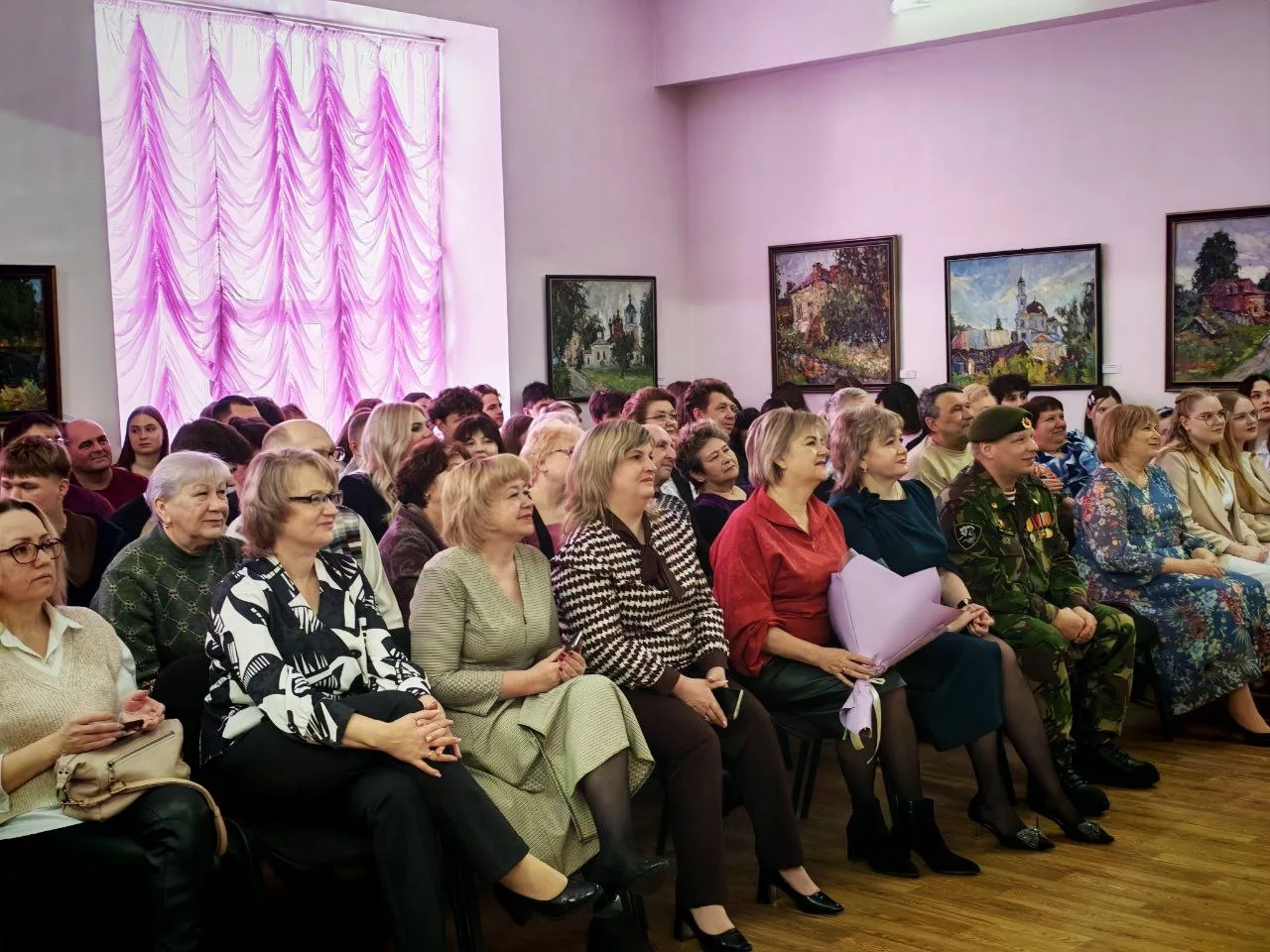 ✨ Сегодня в нашей школе царил особенный праздник — День родной школы!  ✨ Мы с огромной радостью встр