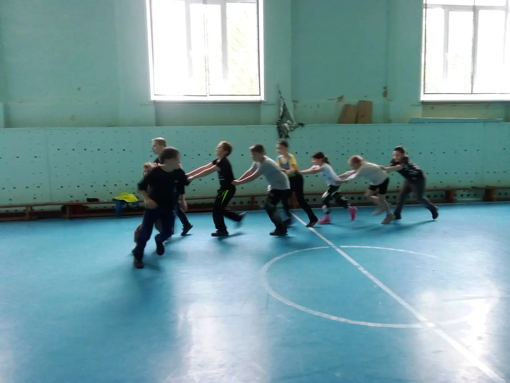 2 июня в нашем лагере прошла Олимпиада народных игр. Затем библиотекарь Булатовской сел...