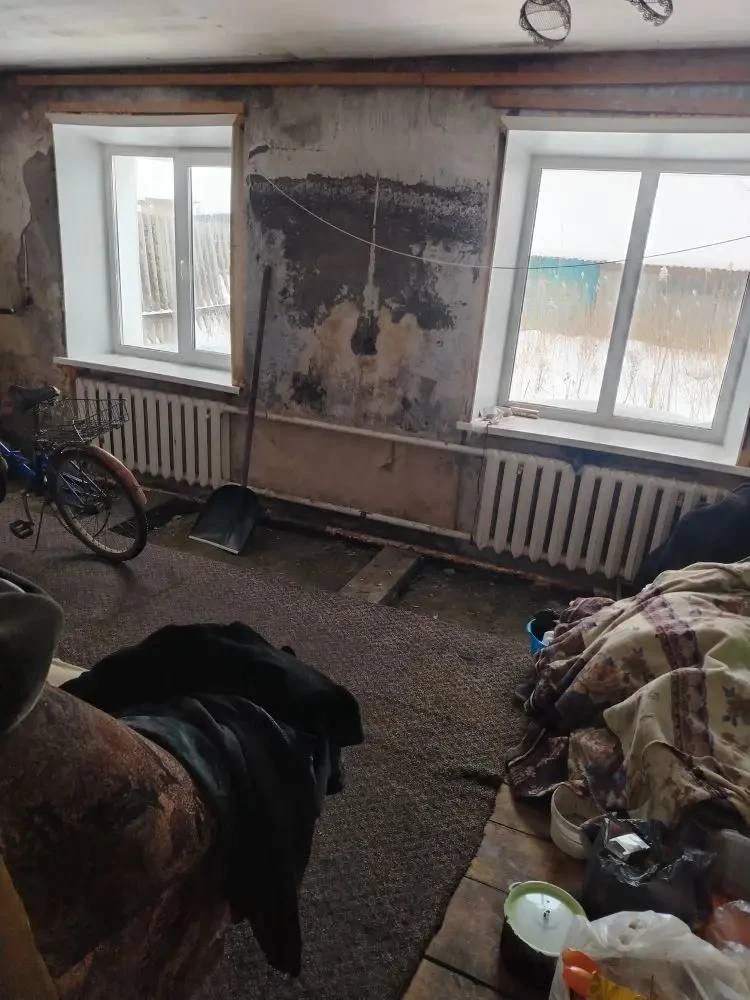 📍Замерз и поэтому сломал сожительнице руку: житель Новосибирской области ответит в суде за причинени