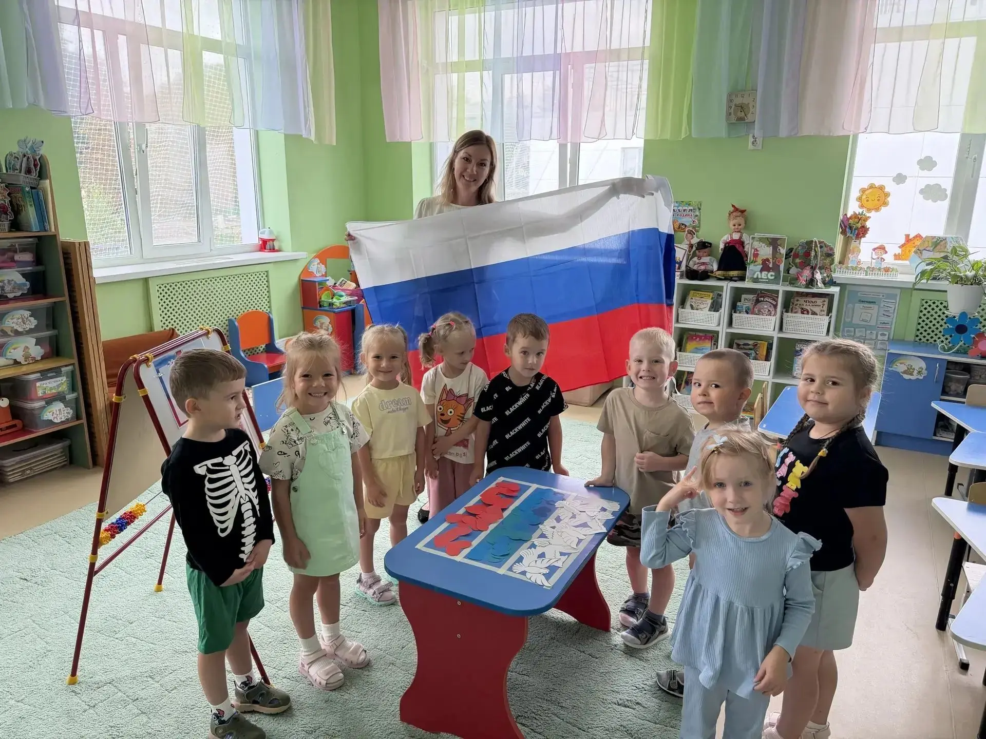 🇷🇺 ДЕНЬ РОССИЙСКОГО ФЛАГА В НАШЕМ ДОУ! 🇷🇺