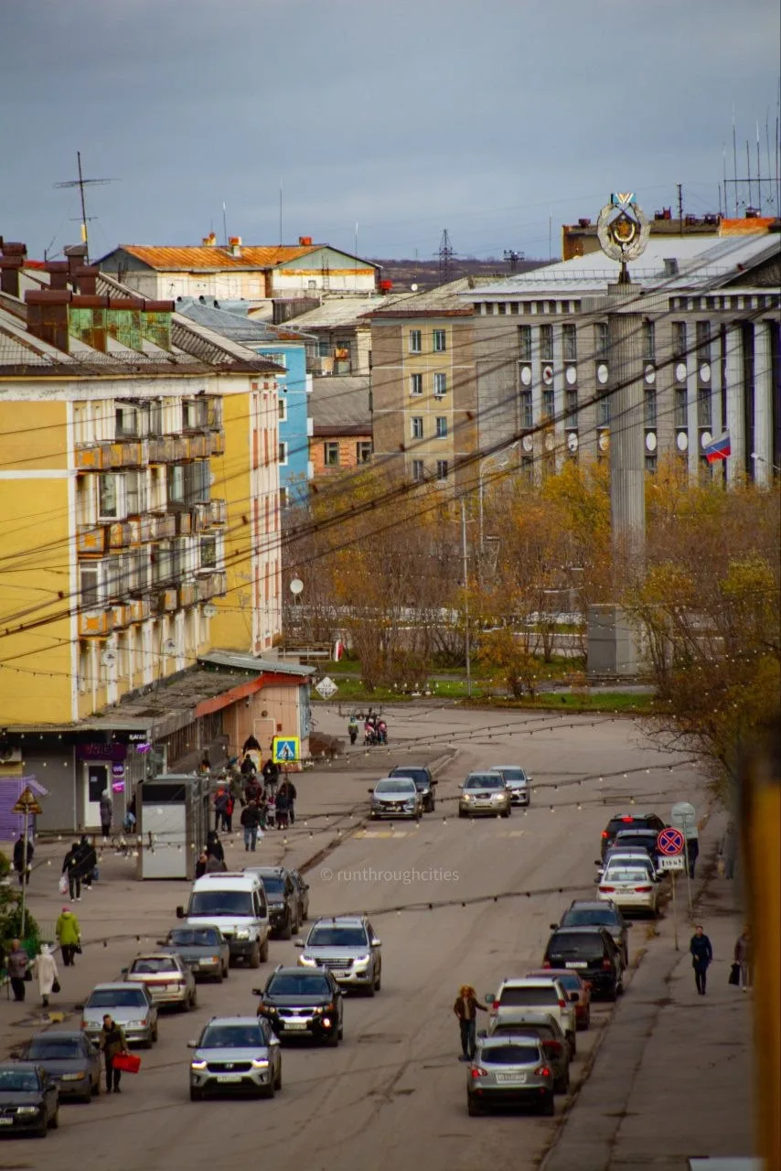 Всем лёгкого понедельника!
