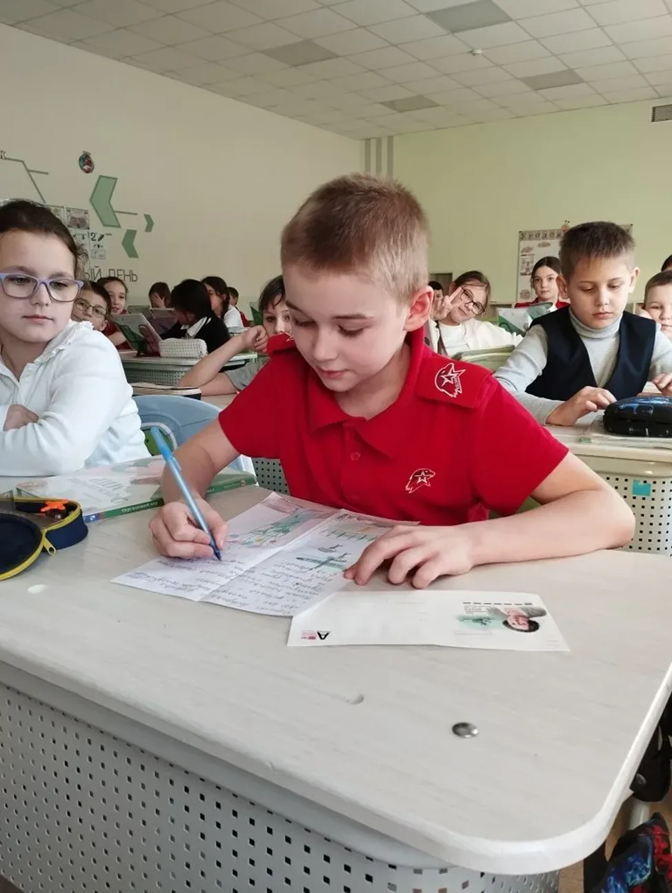 Маленькие внуки для больших сердец: 3 «В» класс присоединился к проекту «Внуки по переписке»  В пред