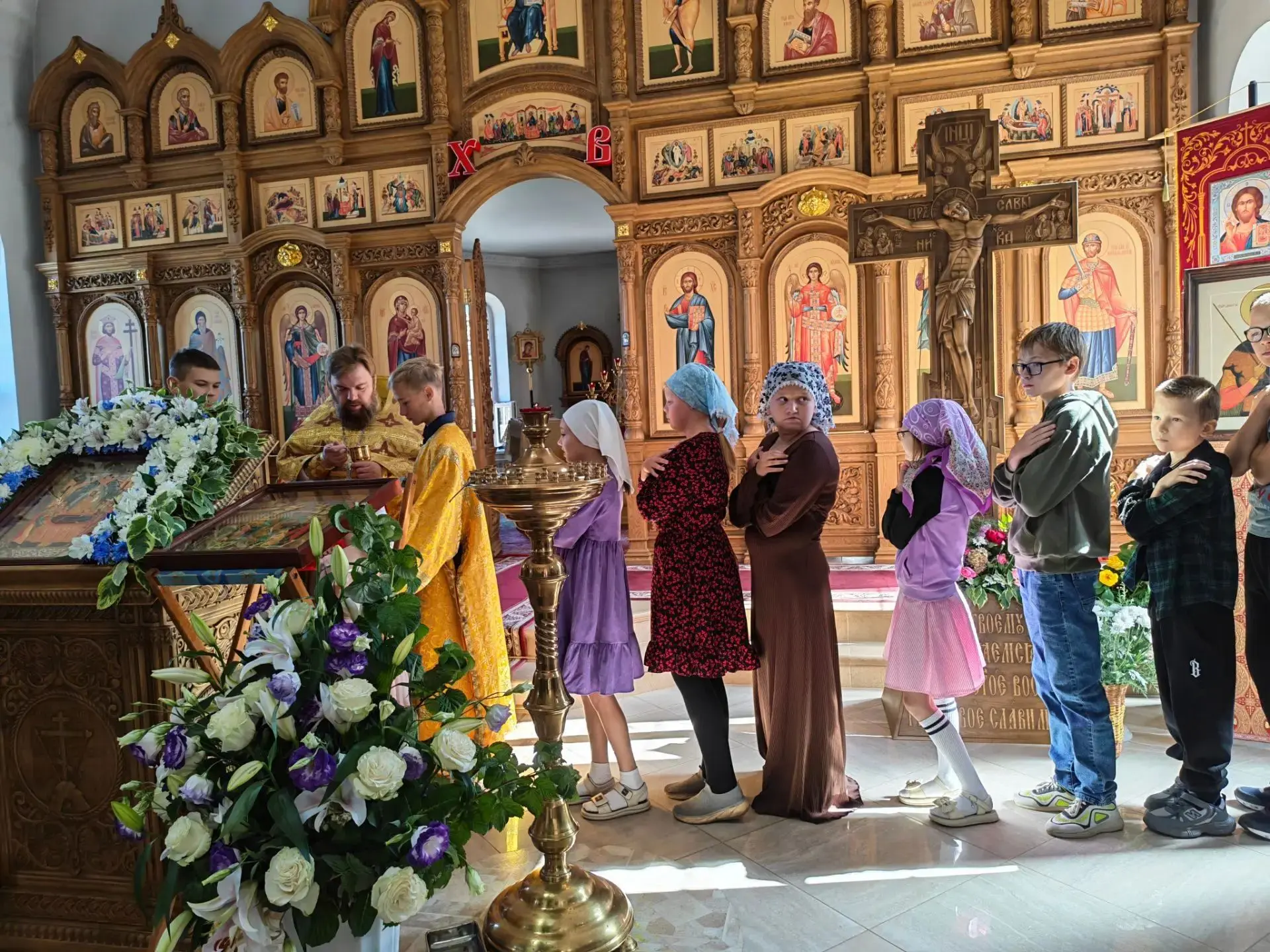 В храме святого великомученика Димитрия Солунского молились о начале учебного года