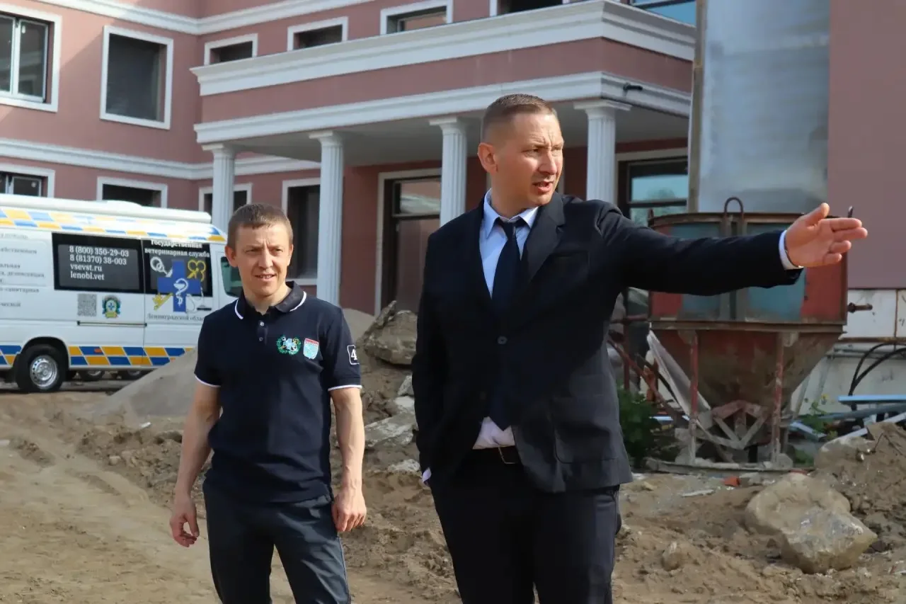 Леонид Кротов провел первую половину рабочего дня во Всеволожске. 

🏗️ По традиции приехал на место