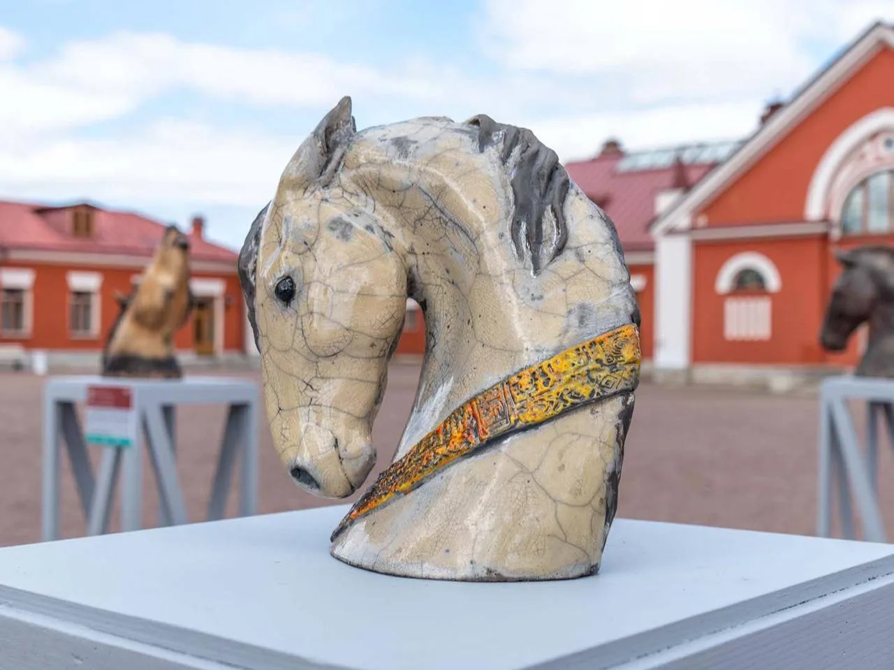 🏺 Выставка «Глазурь и грива» в Царском Селе