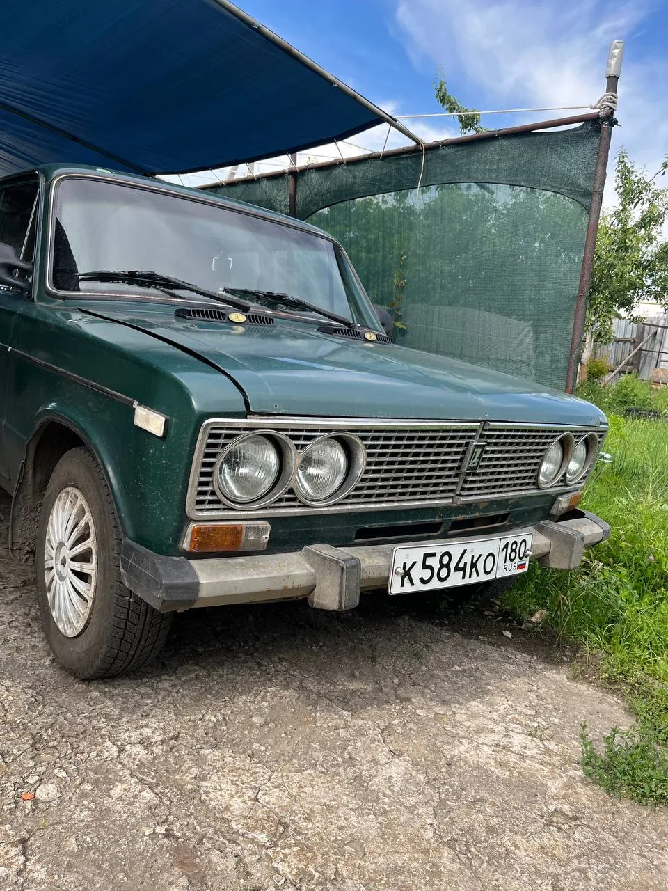 СРОЧНО ПРОДАМ ВАЗ 2103 ГАЗ/БЕНЗИН,1983 года,  машина на ходу, газ вписан, имеются дефекты по кузову 