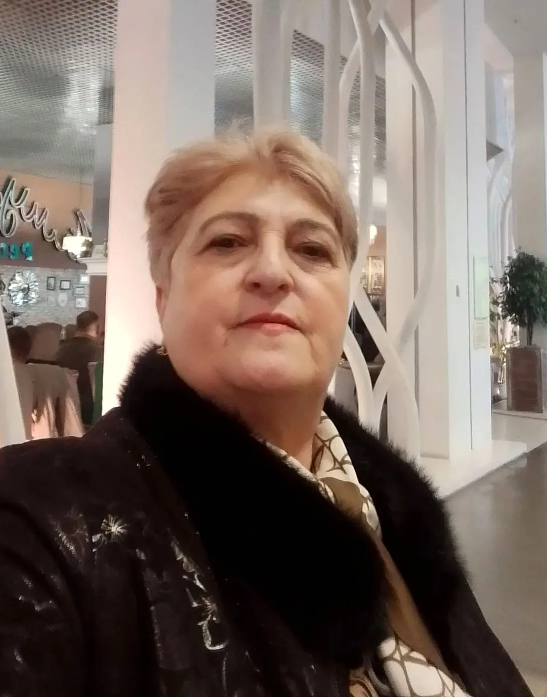 🥳Поздравляем С Днём Рождения младшего воспитателя - Марян Нелли Серожовну! 🎉