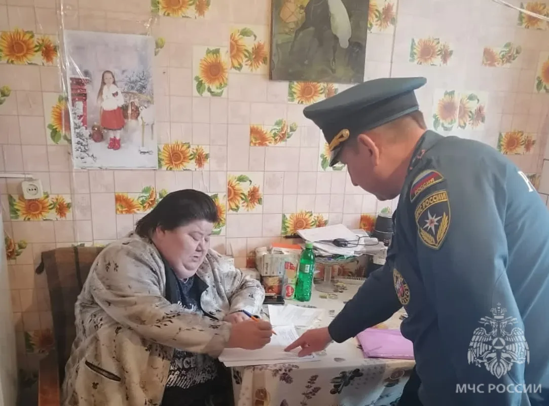 ⚠ Основная задача – пожарная  безопасность в жилом секторе    Сотрудники госпожнадзора по Свердловск