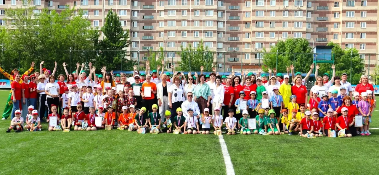 🏃🤸«ПРЫГАЙ ВЫШЕ ГОЛОВЫ»  📍На футбольном поле школы №11 царила атмосфера радости, спортивного задора и