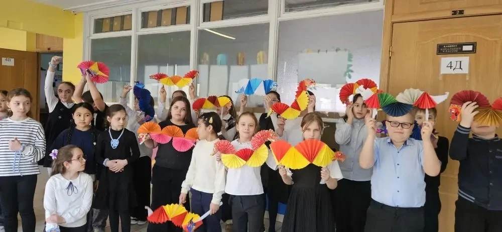 🎎 Сегодня учащиеся 4-х классов погрузились в атмосферу Востока! 🐉  Ребята с большим интересом создав