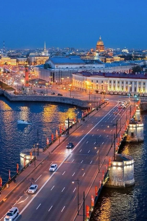 🎢 Погода в Санкт-Петербурге 25 июля 2026 года.
Облачно с прояснениями. Ночью без существенных осадк