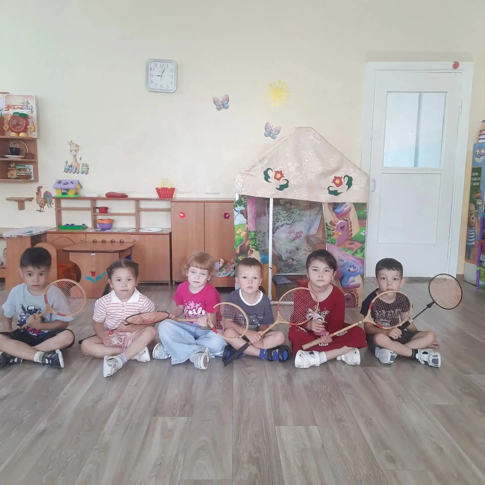 🏸день бадминтона в детском саду🏸
 Наши  дошкольники активно и весело провели время на свежем возду