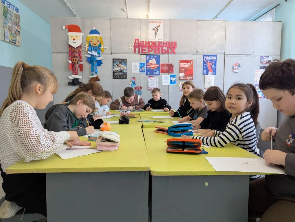 🇷🇺 12 декабря
День Конституции Российской Федерации.

 ✔️Советник директора по воспитанию
 провела