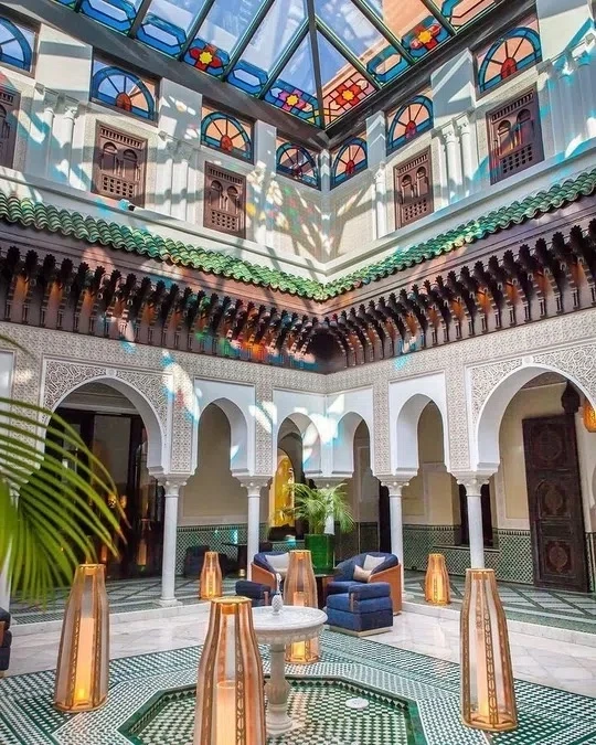 Живая легенда - Отель в Марокко 
La Mamounia Marrakesh 5⭐️                          

Здесь отдыхали