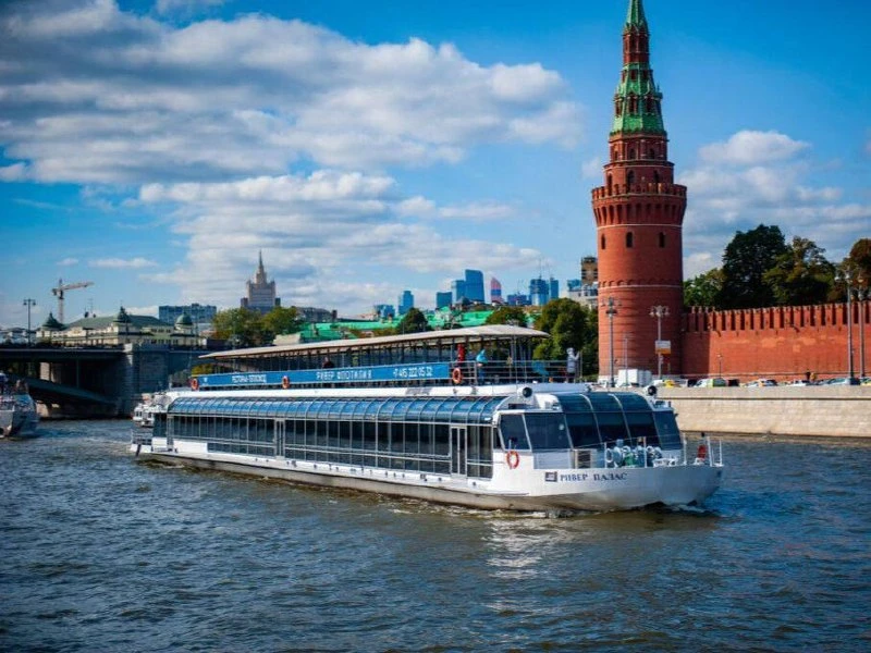 Водная прогулка с живым джазом