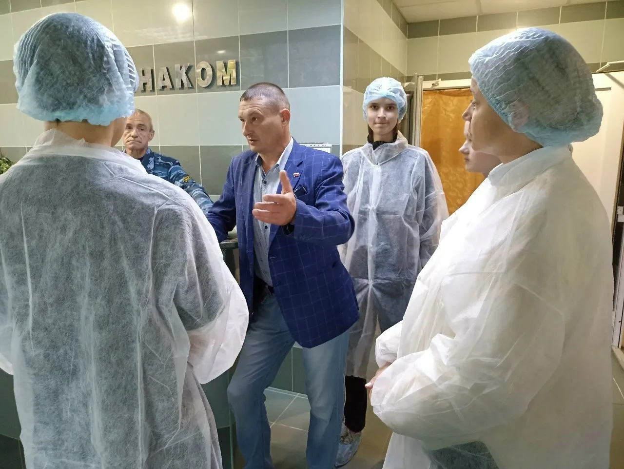 Сотрудники кадрового центра  Собинский  организовали для подростков ЦДО экскурсию на производственну