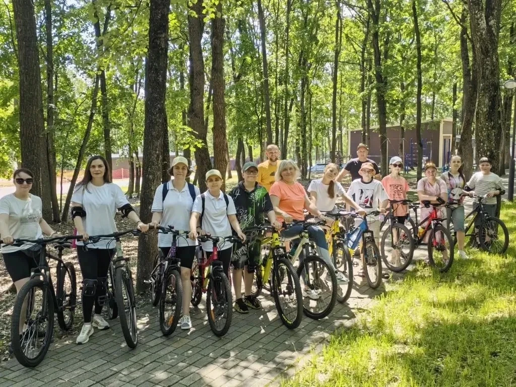 Сегодняшний субботний день — сплошное удовольствие ! 🚴‍♀️

🚴‍♂️Ученики 6В класса (и, конечно, с ро
