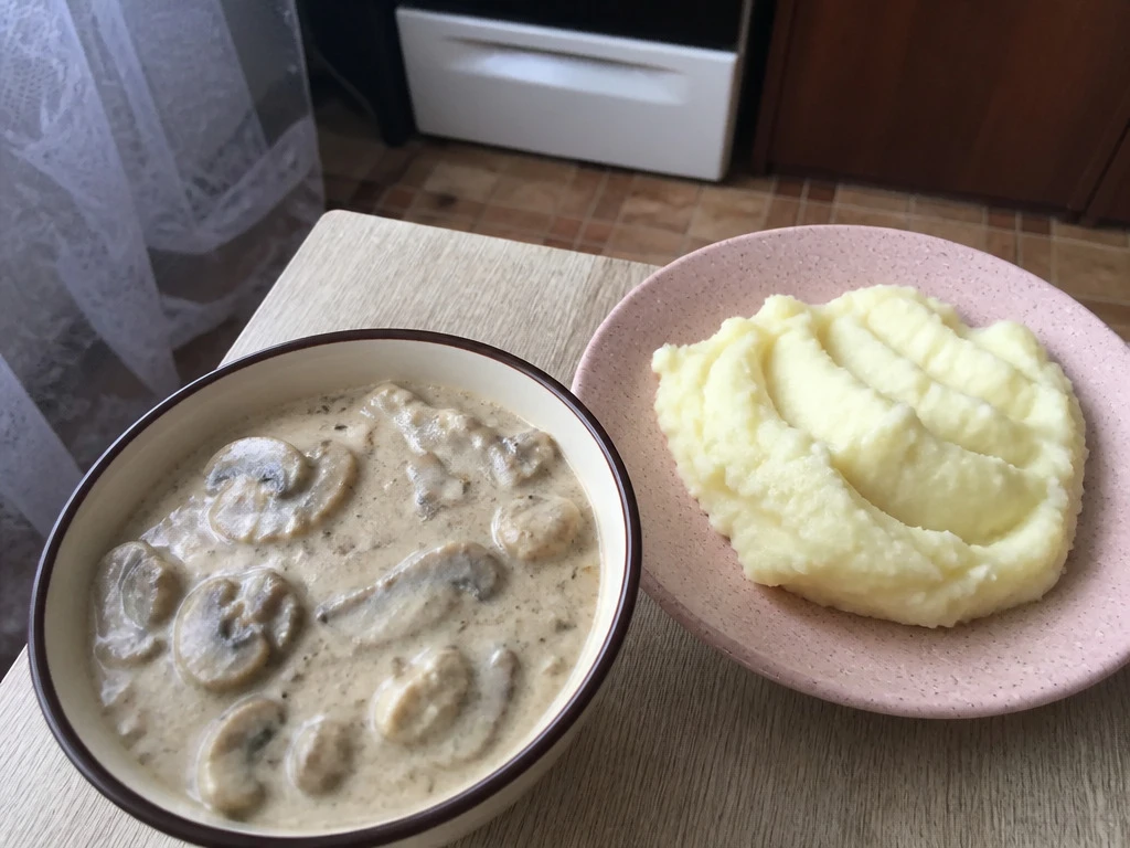 ГРИБНАЯ ПОДЛИВА РАСПОЛЗАЛАСЬ КОМКАМИ, ПОКА Я НЕ ПЕРЕСТАЛА ДЕЛАТЬ ГЛАВНУЮ ОШИБКУ

Раньше у меня подли