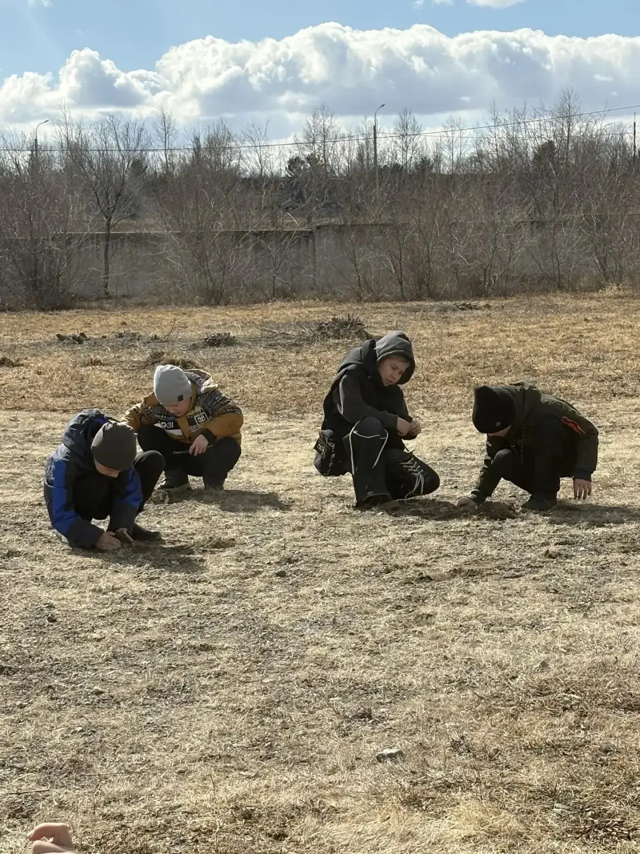 Второй день в лагере "Весенний лучик": Погружение в русские традиции! 🇷🇺Сегодняшнее утро в нашем лаг