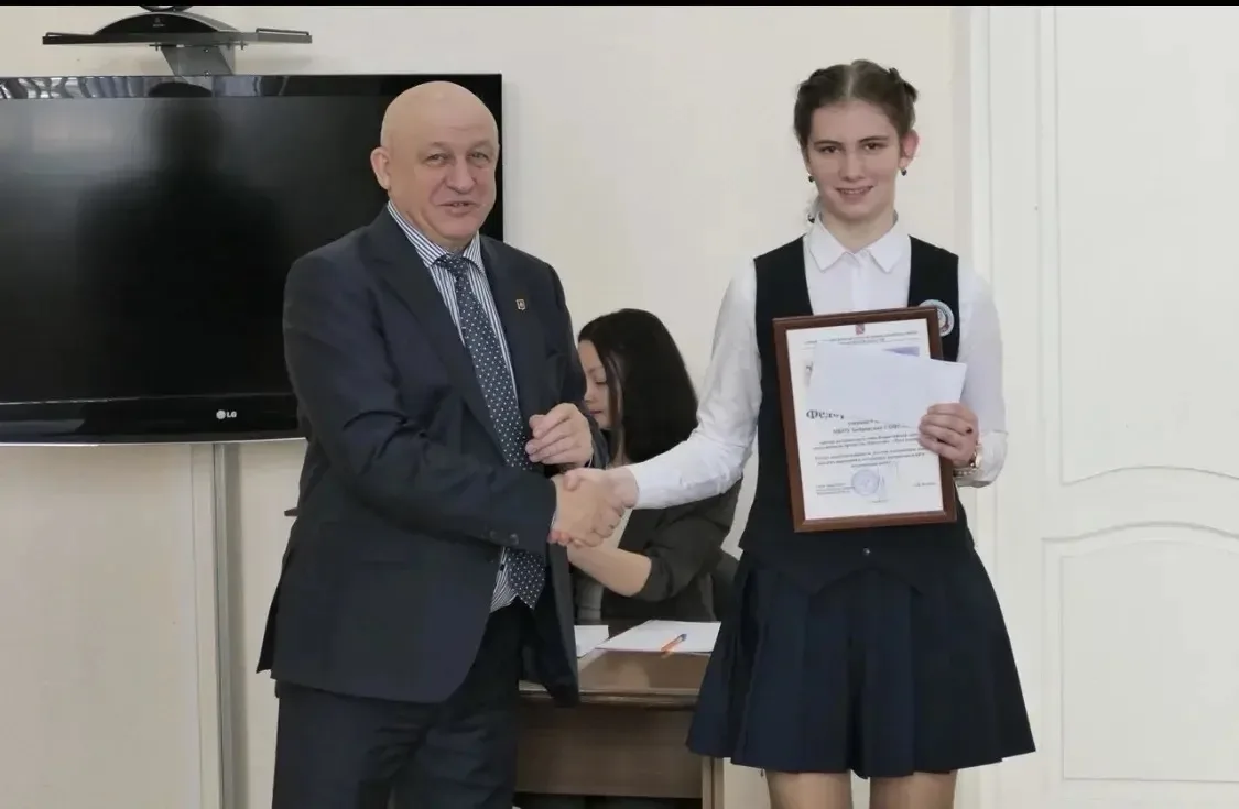 🏆 Награждение обучающихся нашей школы  6 апреля на расширенной планёрке в администрации Бобровского 