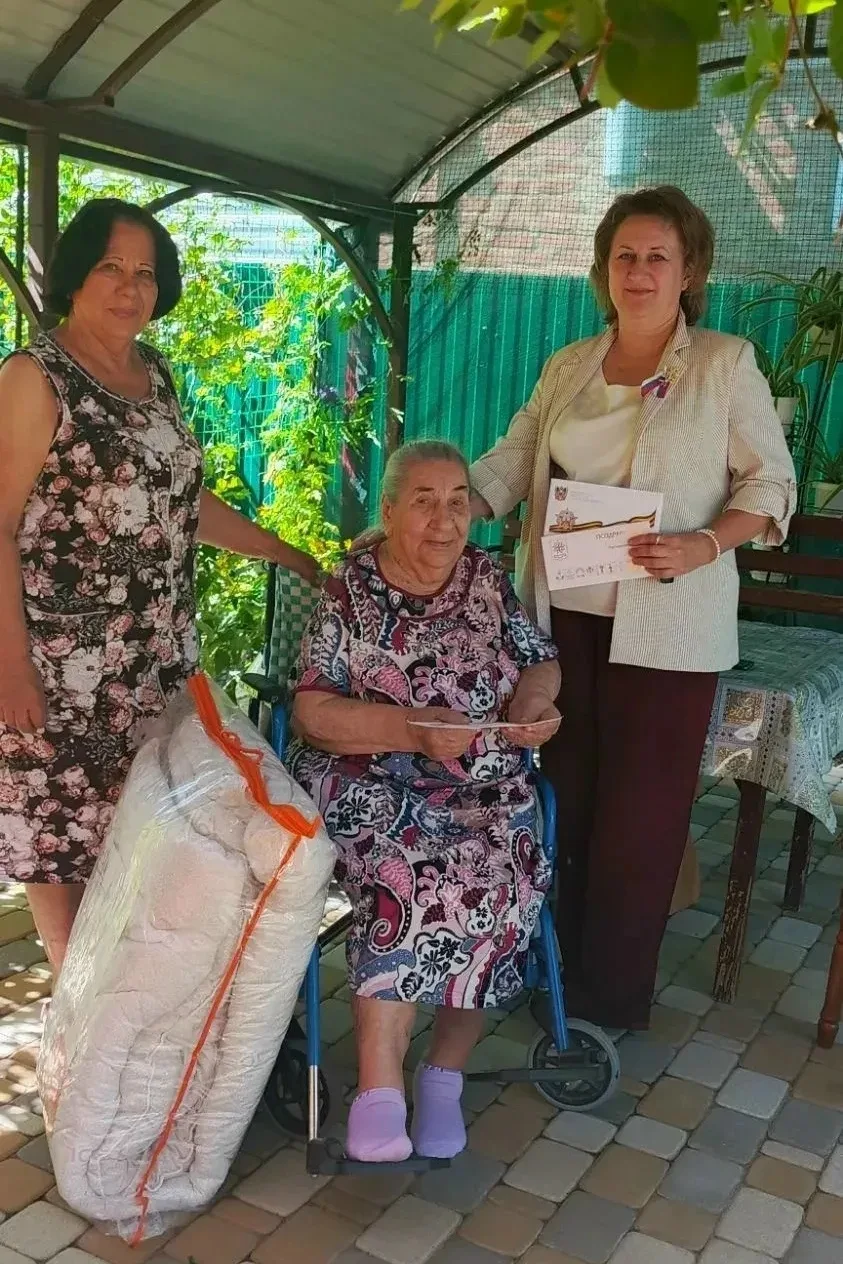 22 августа поздравления с днём рождения принимала жительница села Развильное, труженица...