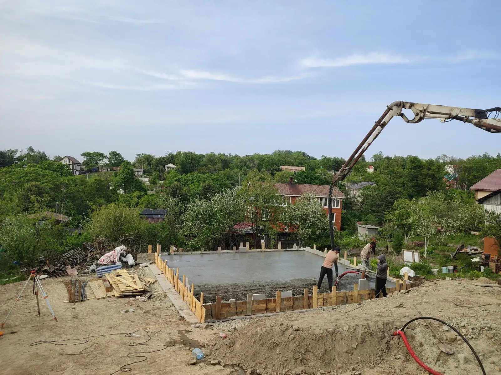 Новый объект🤝 Заливаем монолитную плиту в пригороде Владивостока! 🏗️🔨