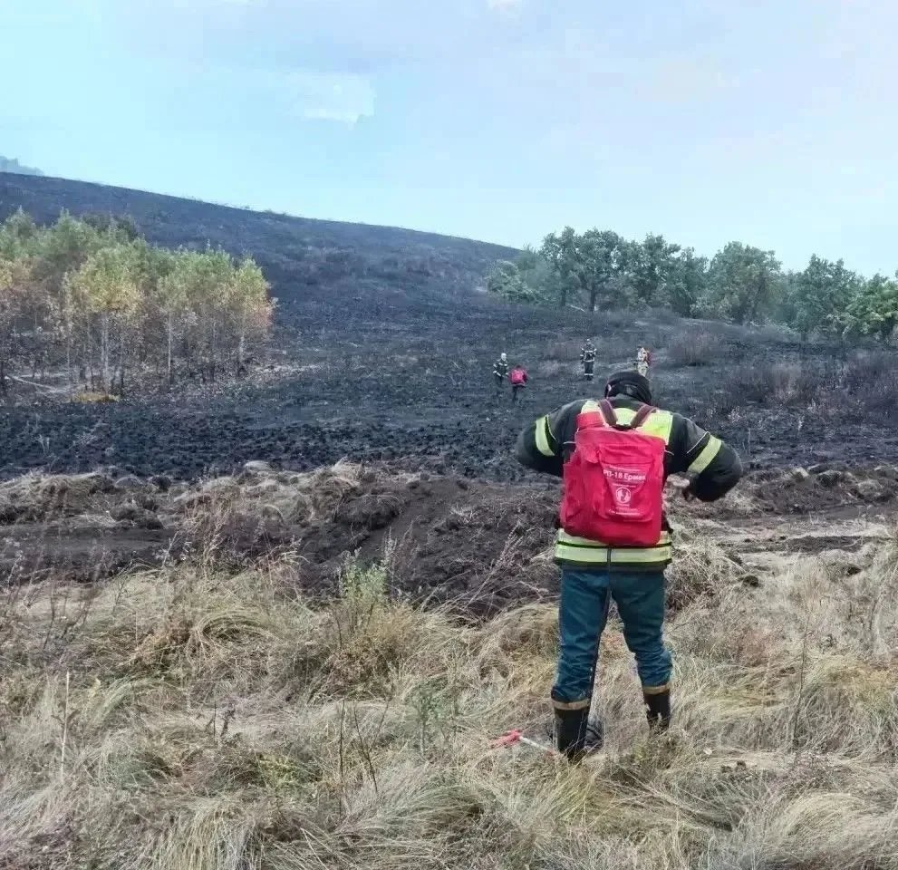 Обстановка с природными пожарами на юге республики стабилизировалась.