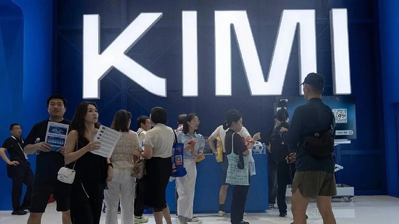 🇨🇳 Китай бесплатно распространяет мощную ИИ-модель Kimi K3

Китайская компания Moonshot AI предста